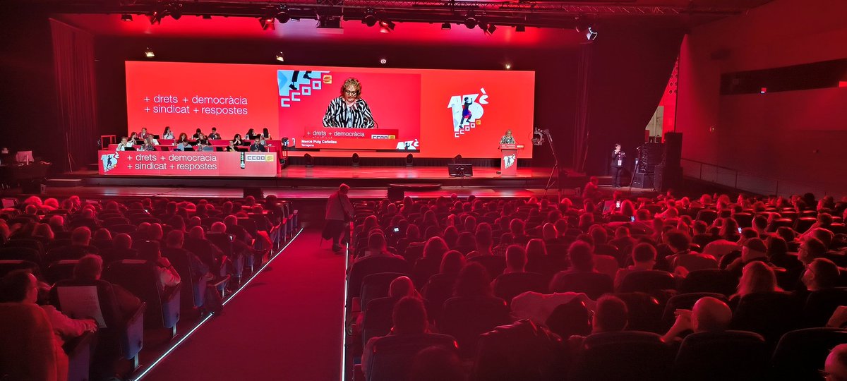 CCOOTarragona's tweet photo. La nostra Secretària General @mercepuig2 ara mateix intervé al #13congres de @ccoocatalunya 
On ha presentat la valoració del balanç de mandat i ha agraït tota la feina feta per @PachecoJpacheco i tota la seva executiva durant aquests anys. Gràcies. https://t.co/QrS3Gecmkk