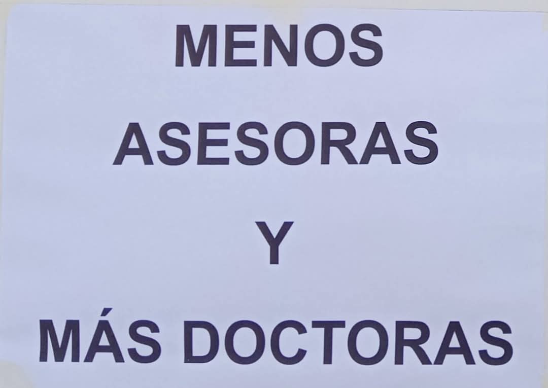 rsanchezmia's tweet photo. La noche de ayer miércoles 09 de abril, tampoco tuvimos médico de urgencias extrahospitalarias en Pinto.

Avanzando... https://t.co/9H6BI8CK42
