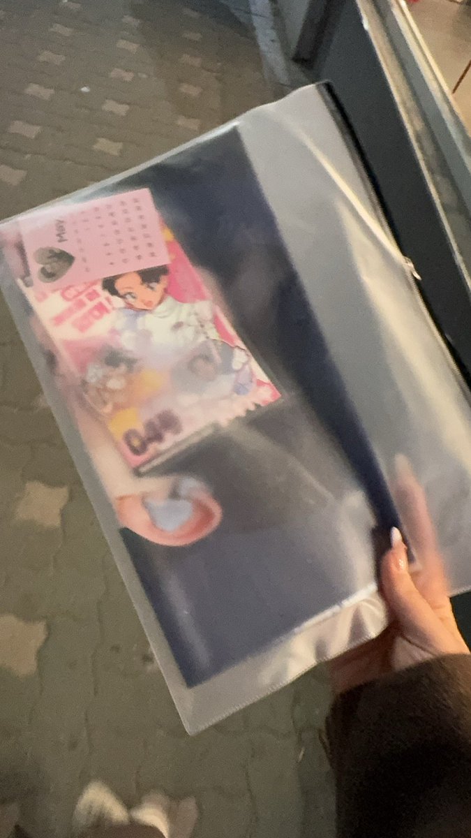 #내_민규가_이렇게_귀여울리_없어
#ohmycuteming
저는 중국에서 온 팬입니다. 4월 4일 저녁 한국 시간으로 20:30쯤, blindformg 의 생카페 앞에서 한 귀여운 한국 팬을 만났습니다. Mingyu의 손팻말을 선물해주었습니다. 너무 바쁘고 당황스럽고 부끄러워서 연락처를 달라고 할 수가 없었어요.