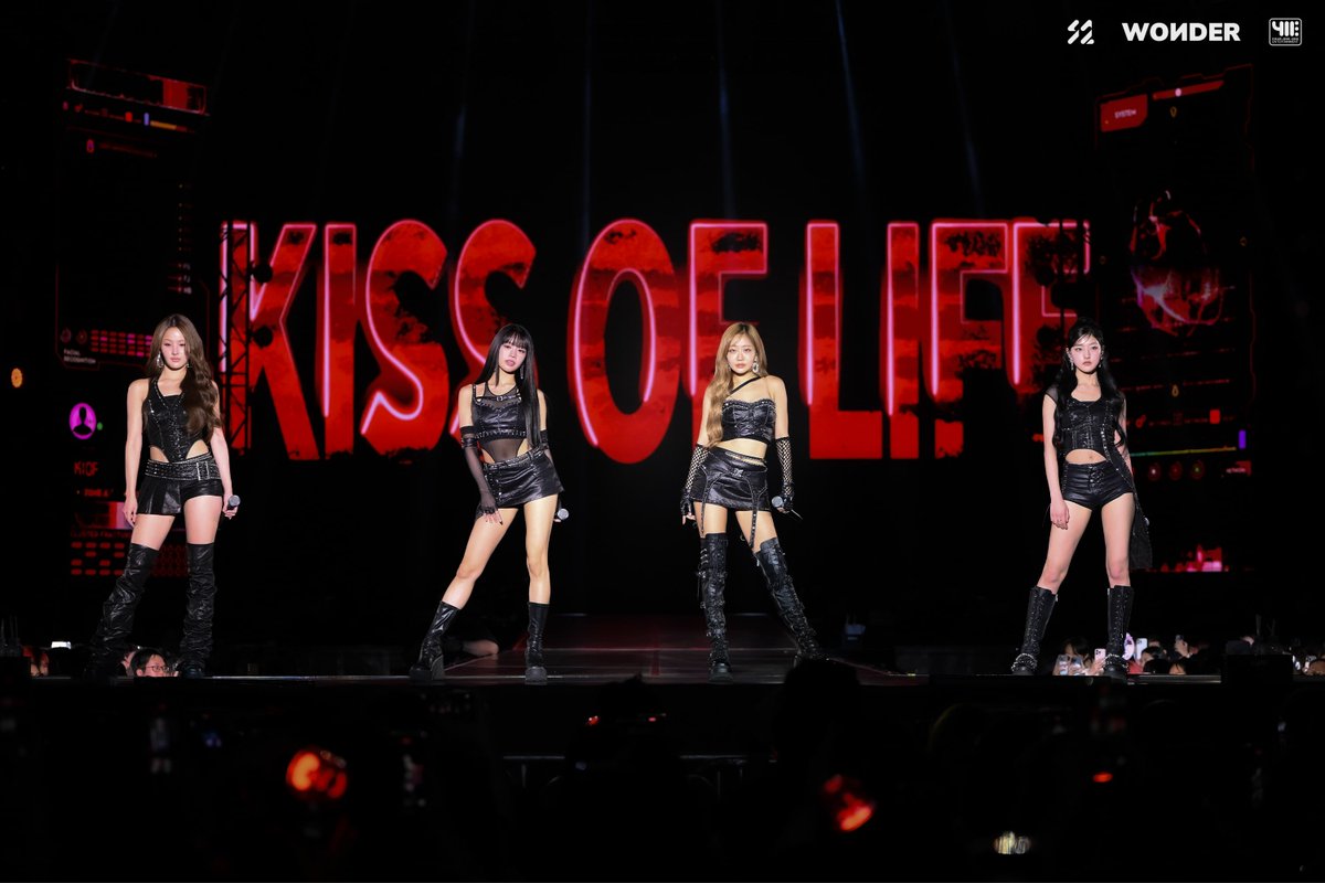 TofuPopRadio's tweet photo. ตัวแม่สมมงเกิร์ลกรุ๊ปเจน 5 กับ 4 สาว #KISSOFLIFE ที่เสิร์ฟความมันส์ ระเบิดเอเนอร์จี้เดือดๆ ตลอดคอนเสิร์ต #KISSROADinBANGKOK เมื่อสุดสัปดาห์ที่ผ่านมา 🔥🔥🔥
#KISSROADinASIA2025 #KISSROAD
#키스오브라이프 #KIOF #키오프
.
ใครพลาดไปแอบเสียดายแทน ชวนมาอ่านรีแคปและดูรูปสวยๆ กันค่ะ
🔗 https://t.co/b84aFptvLP

#TofuPOPRadio #TeroRadio