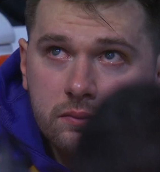 No se traspasa a Luka Doncic. Es así de fácil. En la historia de tu franquicia solo UN jugador se puede comparar al nivel de Luka. Si consigues un jugador así, y el jugador no se quiere ir, NO LO TRASPASAS. A ver cómo convences al siguiente Luka de que no le vas a hacer lo mismo.