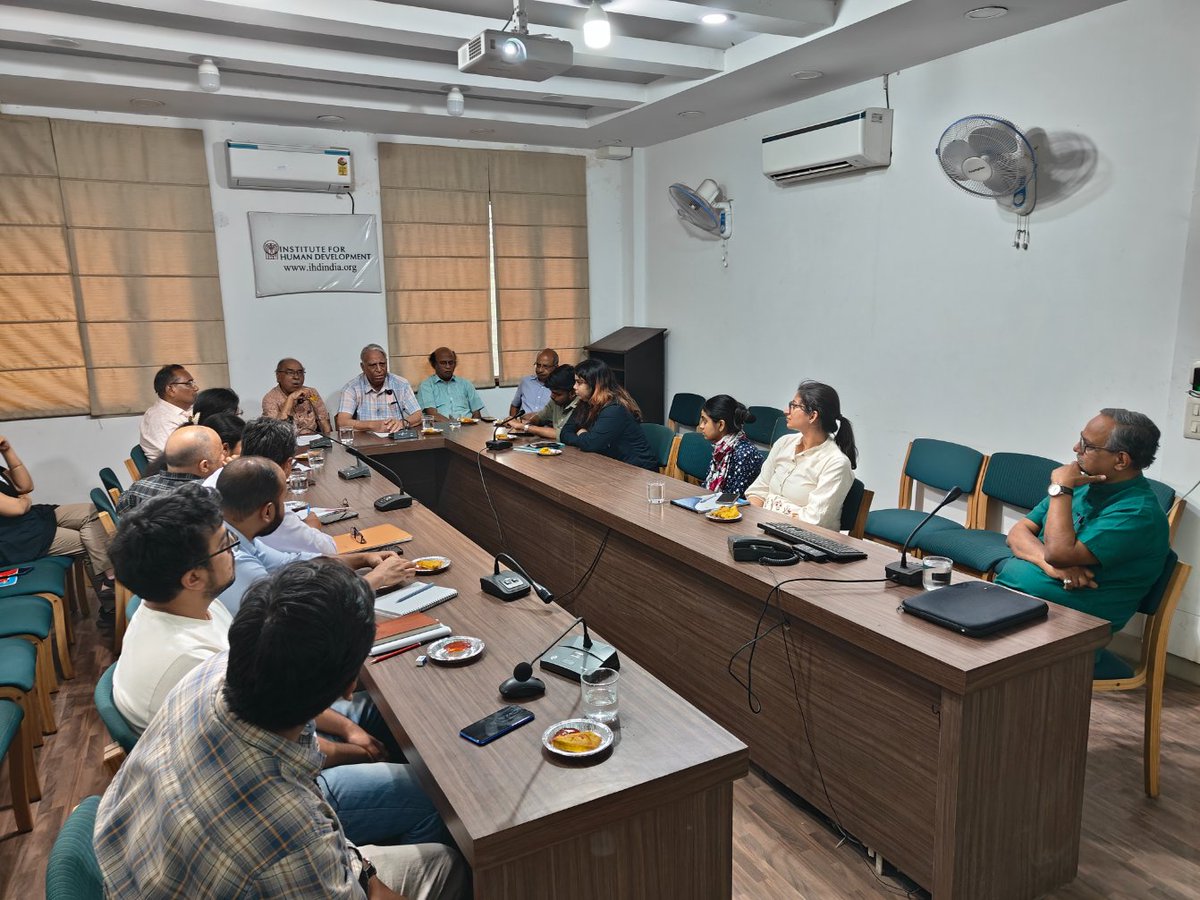 Prof. Rajiv Sinha, IIT Kanpur, in his seminar in IHD, highlighted the impacts of human interventions in river regimes and advocated for ecosystem-based approaches to sustainable riverscape management.
#Hydrology #ClimateAction #EnvironmentProtection #Development