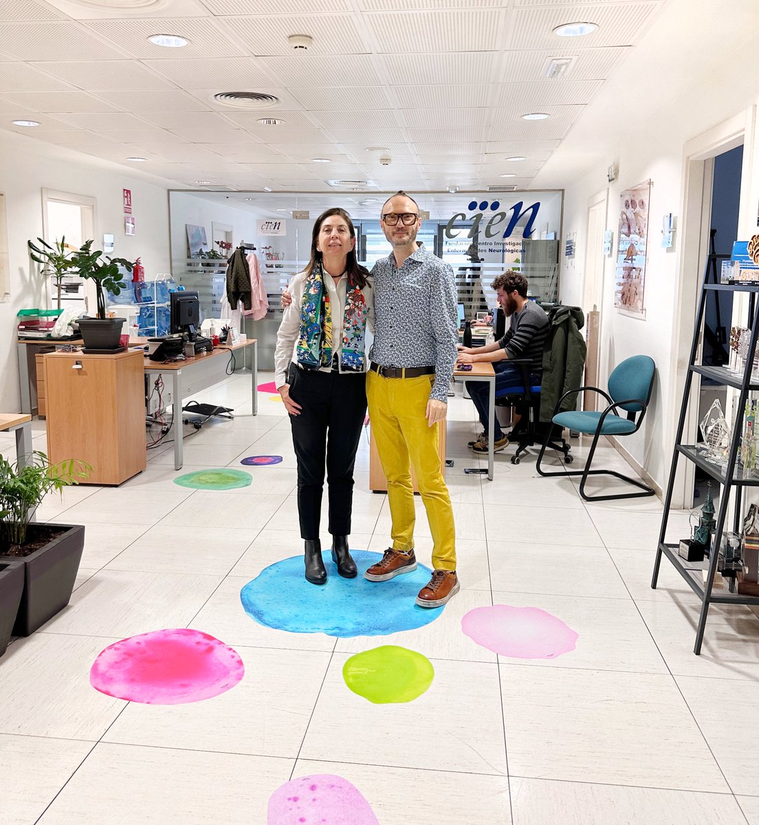 Fund_CIEN's tweet photo. We had the pleasure of welcoming artist @danielbagnon  and his powerful project @frombubbledb , a contemporary art initiative exploring the connection between the human brain and society. His intervention invites deep reflection. Thank you for sharing art and awareness! 🧠🎨 https://t.co/fg3pjXI4ja