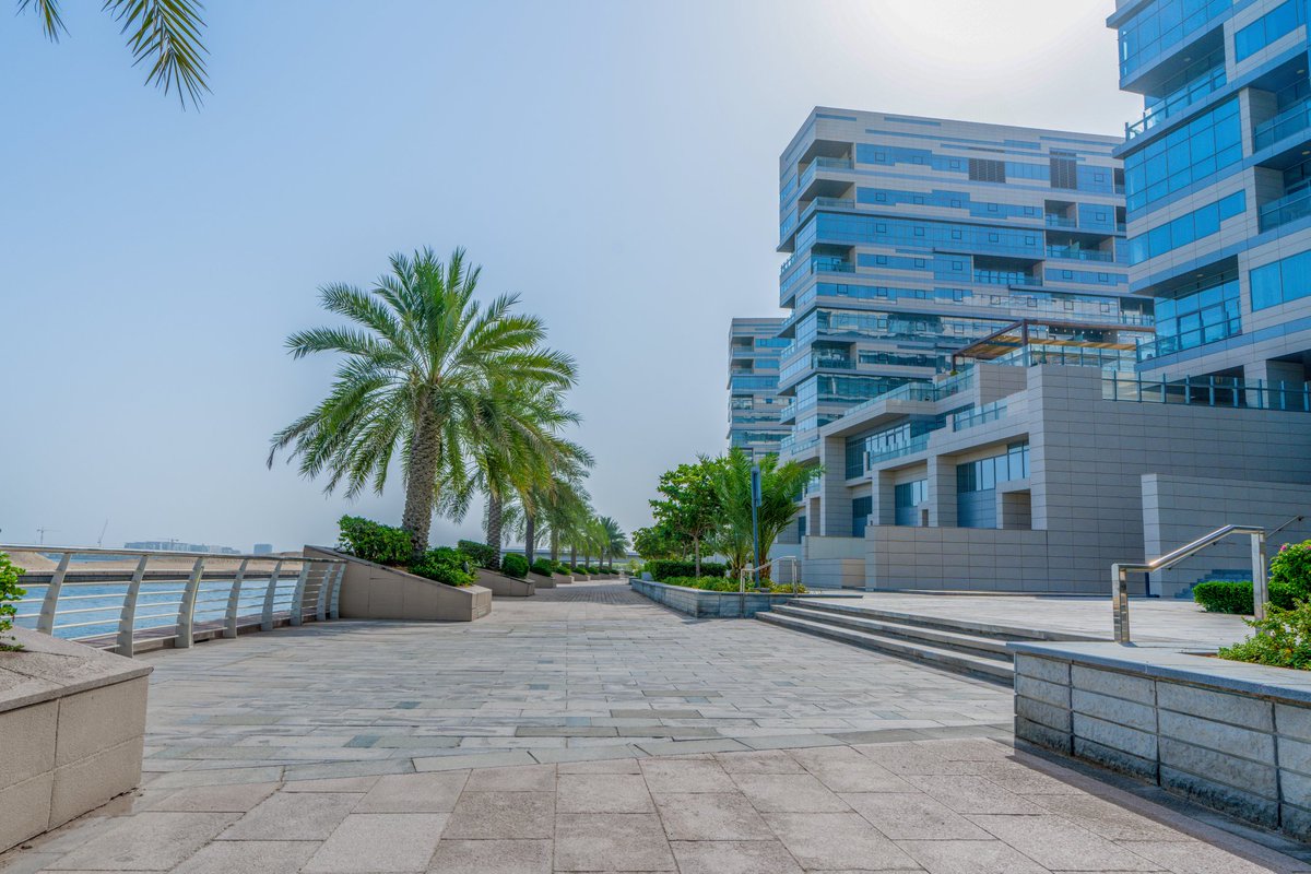 AmirRodwan22's tweet photo. #Lamar_Residences 
#Al_Raha_Beach_Abu_Dhabi 
Apartment Duplex 
3BHK+ 3 Living + Maid Room + Terrace + 2 Balcony+ Pantry 
Size: 3750sqf
Partial see view + City View 
High Floor
Price 🔥 Hot Deal 
Contact me for viewing
#Abu_Dhabi 
#Real_Estate
#investment
#Raha_Beach https://t.co/r6ue8pzkky