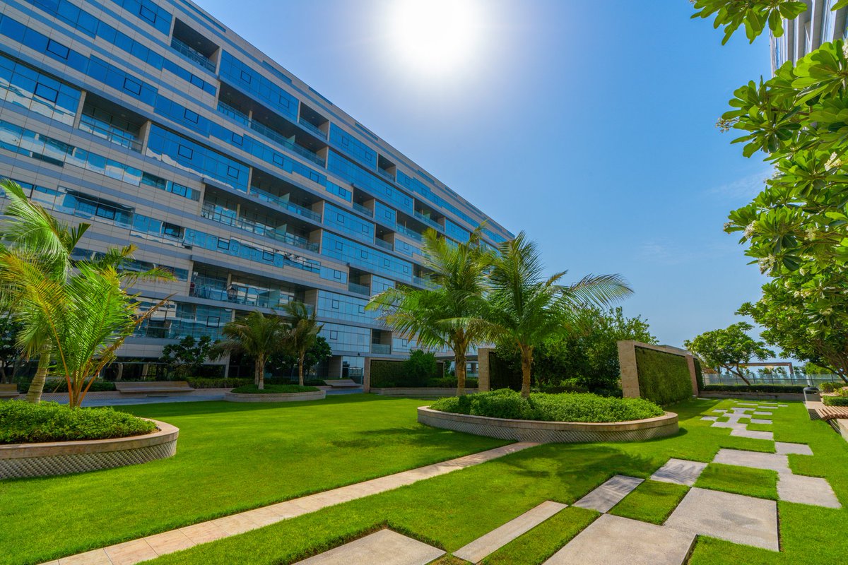 AmirRodwan22's tweet photo. #Lamar_Residences 
#Al_Raha_Beach_Abu_Dhabi 
Apartment Duplex 
3BHK+ 3 Living + Maid Room + Terrace + 2 Balcony+ Pantry 
Size: 3750sqf
Partial see view + City View 
High Floor
Price 🔥 Hot Deal 
Contact me for viewing
#Abu_Dhabi 
#Real_Estate
#investment
#Raha_Beach https://t.co/r6ue8pzkky