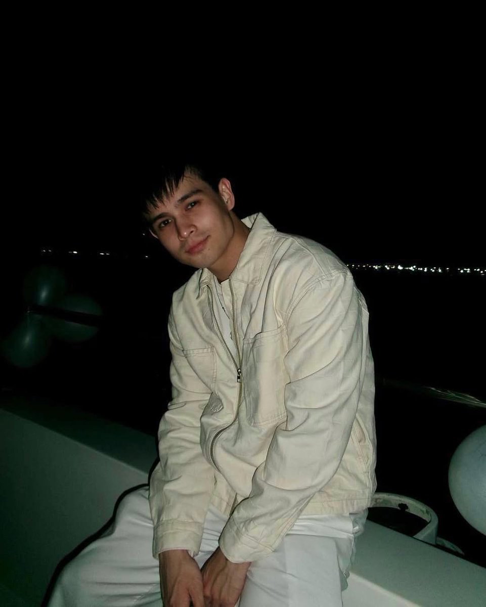 gmanetwork's tweet photo. What ship are we boarding?! 👀💅 

Watch #PBBCollabWithGMA every weekdays at 10:05 PM and every weekends at 6:15 PM on GMA!

#RaZ https://t.co/hB6kHcT4Wb