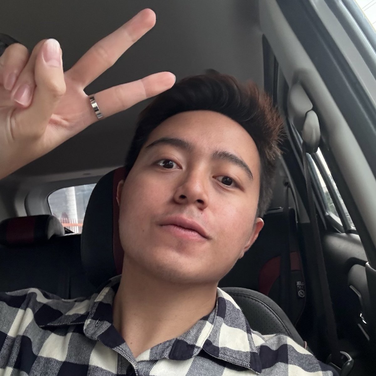 xxmnstrs's tweet photo. life update : https://t.co/I8p3rJqEjL