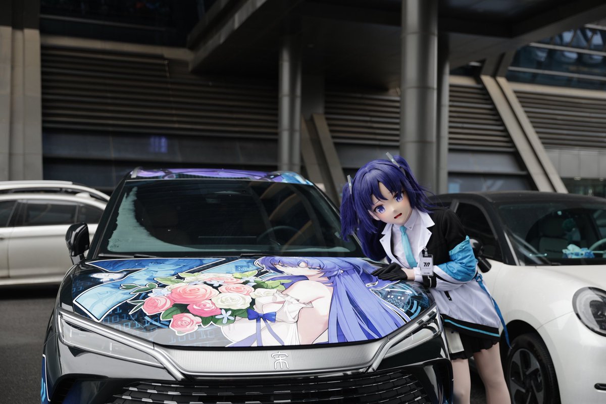 (重发补档)给自己的痛车当车模的感觉好棒~
感谢亲爱的摄影<a href="/BellaHwang9610/">小兔🎀</a>