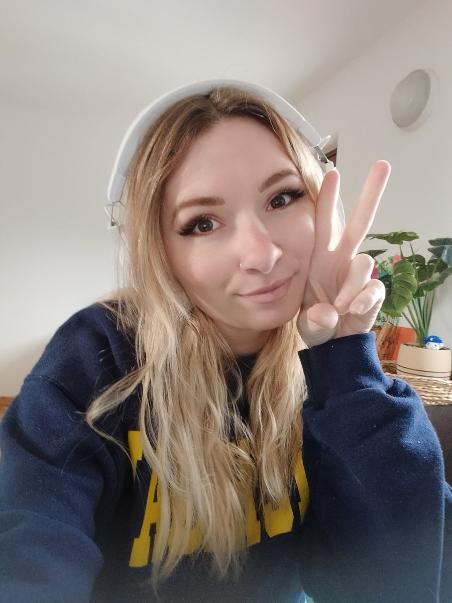 Just a cozy little stream 😊 work on some art with me! 💜