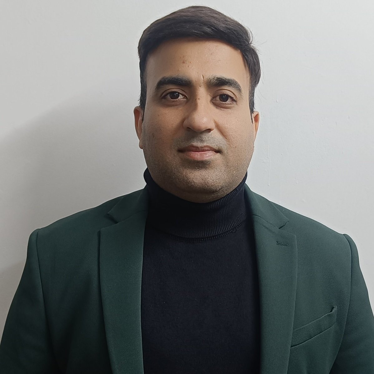 AjayRaipal's tweet photo. #NewProfilePic https://t.co/UOITOKUz9u