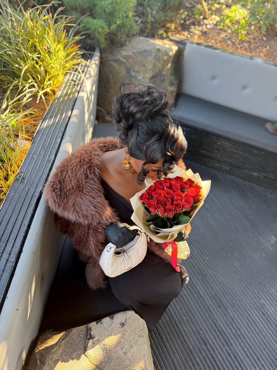 Jaypaulmrflamez's tweet photo. The world doesn’t know how lucky I am… but today, they get to meet the reason. 
Happy Birthday to the heart of my peace, the soul of my joy, my forever.🌹❤️ https://t.co/lJG2cnPF57