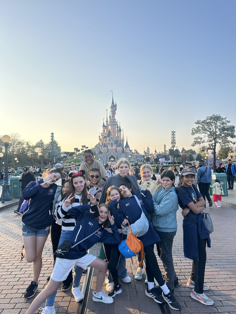 Eltham College Netball tweet media