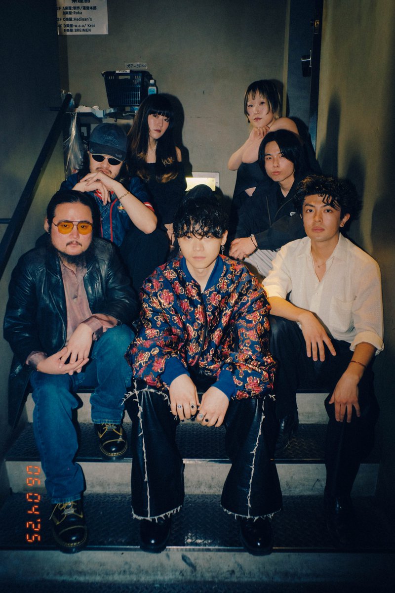 Co_3oly's tweet photo. “RIOT” OAにてRoka初パフォーマンスをバンドでお披露目致しました！
彼と知り合ってから丁度一年、愛のあるリスナー、ミュージシャンに知っていただき、こんなに贅沢な経験をして少し不思議な気分です。
今後ともRokaと携わって良い音楽を追求していきますので、皆さん要チェックでお願いします⚡️ https://t.co/AGjpkG0CeU