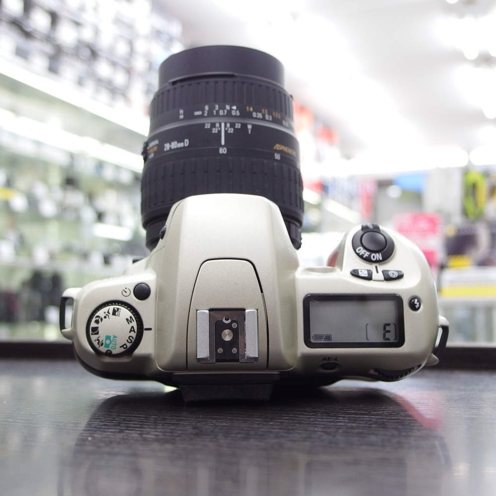 champcamera's tweet image. #Nikon #F60 + シグマ28-80mm F3.5-5.6クモリあり 10,000円 by #たまプラーザ 店

F50の後継機として発売され、操作方法を大きく改善し操作しやすいカメラになりました！他にもフィルムレールやマウントが金属製など真面目に作られている #フィルムカメラ です！