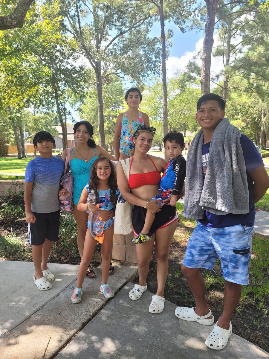 lunfer4ever's tweet photo. Wow my girls were 4,6, & 9 when i became a full intense Lucerina/ LucerinaColunguera 🥹 time flies… now with my nieces & nephews & Peanut !! 🫶🏼 #MejiaLazo #Kittrell #Alaniz #RodriguezLazo 20, 22, 4 & growing 🥹🥹🥹🥹
#Daniel
#RyanLuis
#Isabelle
#Idalis
#Riley
#Jasmine
#Joseph https://t.co/CdL3RnzlEz