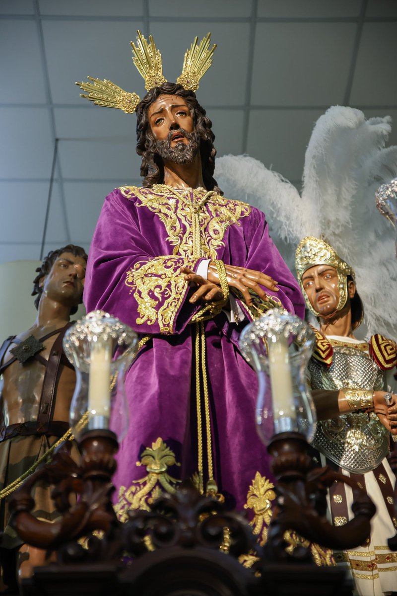 HdadPinoMontano's tweet photo. Nuestro Padre Jesús de Nazaret ya se encuentra en su paso preparado para este Viernes del Dolores. https://t.co/dTo7Ob88Bw