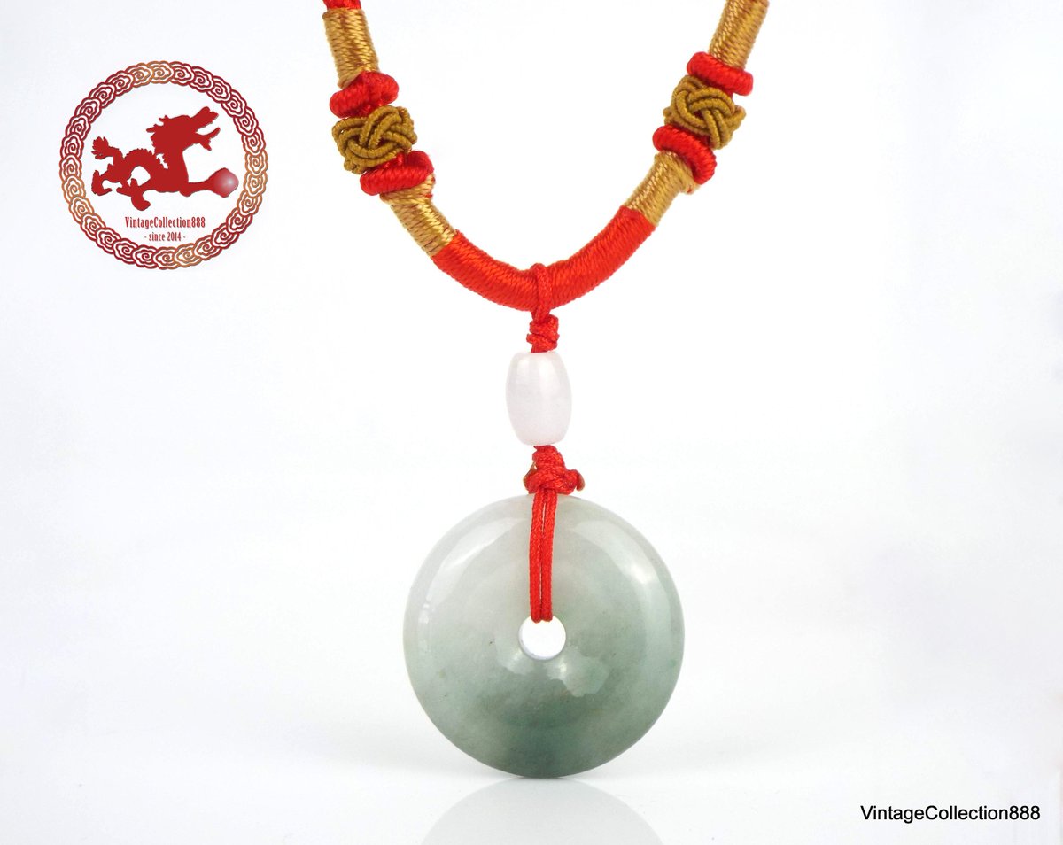 AmuletsShop888's tweet photo. Disco Pi de Jade Verde y Blanco, Colgante Donut de Jade Jadeíta Verde y Blanco Certificado 100% Natural Grado A de 23.5mm - 0.92" con cordón https://t.co/RPLdm6DYPt #Vintagecollection888 #Etsy #DiscoJadeVerdeYBlanco https://t.co/SsnKZajx8k