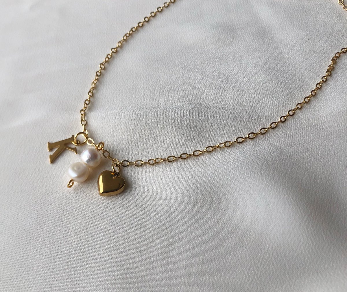 moladelagos's tweet photo. Easter sales 🎉

Gold charms necklace 
N10,000 ❌
N8,000 ✅ https://t.co/McEngQLIzk