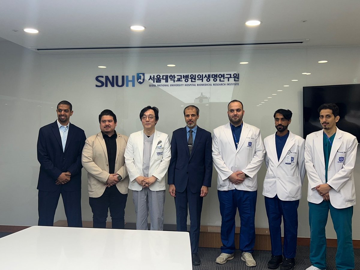 kmoretry's tweet photo. As one of the leading public institutions in Korea, the operational policy of SNUH differs from that of other private hospitals. It seems we will be able to work together on more projects for education. Thank you for your visit; it was a meaningful time. 
#SNUH #SaudiArabia https://t.co/simursU3OQ