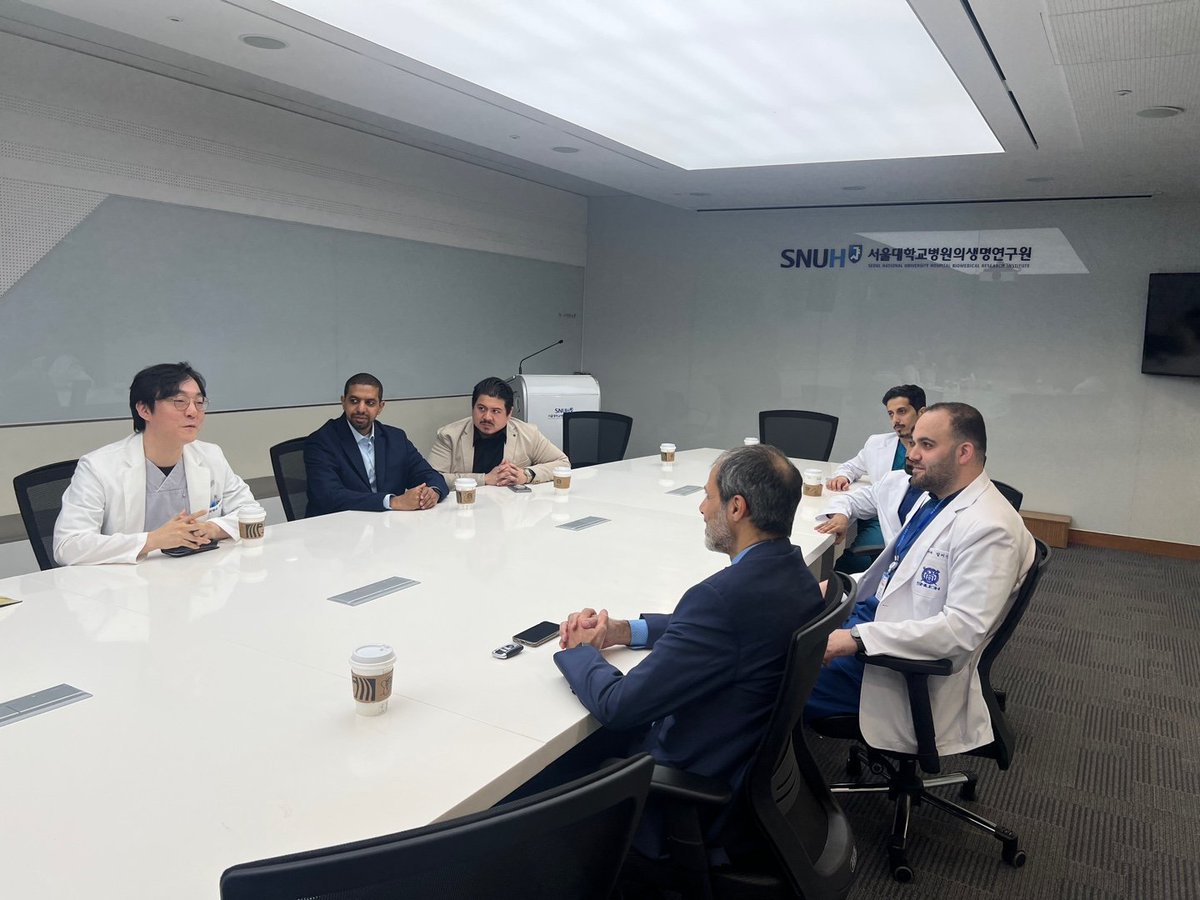 kmoretry's tweet photo. As one of the leading public institutions in Korea, the operational policy of SNUH differs from that of other private hospitals. It seems we will be able to work together on more projects for education. Thank you for your visit; it was a meaningful time. 
#SNUH #SaudiArabia https://t.co/simursU3OQ