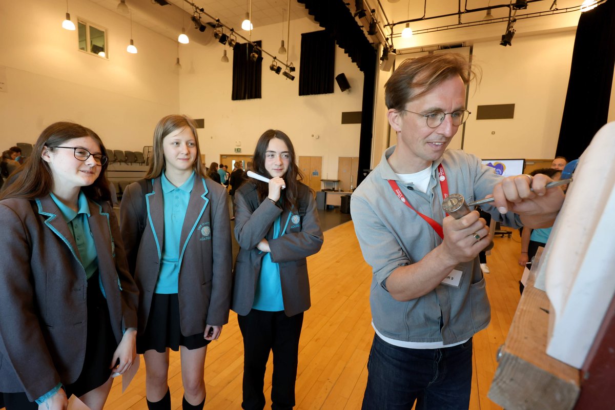 InspiringTF's tweet image. “I thought craft was just painting stuff…” – Izzy, student.
@QESTcraft craftspeople joined us to show 240 students the MANY creative careers that exist - from hats to stone carving. Real makers. Real futures! #inspiringfutures