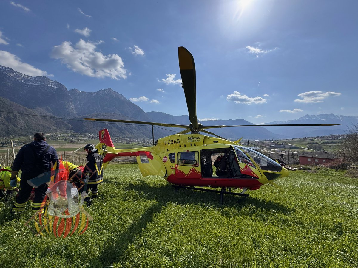VVFLevicoTerme's tweet photo. 08/04/2025 ore 14:49 #soccorso persona con #DAE e supporto #elisoccorso #ICBAS #HEMS @Emergenza24 https://t.co/WgTcDL2Bzk