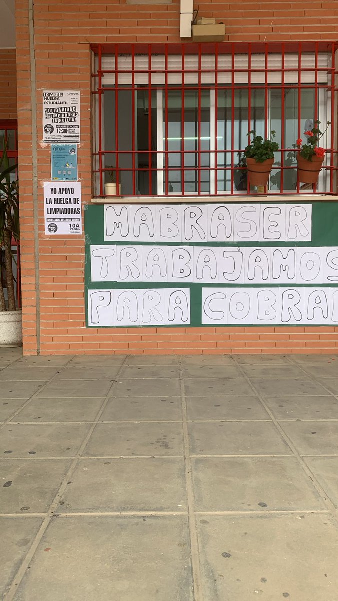 #MabraserPagaYA 🔥Hoy vaciamos las aulas en 31 centros de Córdoba en defensa de la educación publica y por la dignidad de nuestras compañeras de la limpieza. 

¡Viva la lucha de la clase obrera! ¡Obreras y estudiantes, UNIDAS Y ADELANTE!