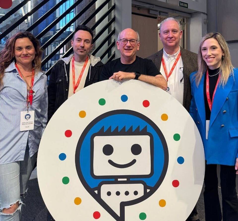 Associació de SEO en català (@seoencatala) on Twitter photo Ahir, membres de l’<a href="/SEOencatala/">Associació de SEO en català</a> van ser al Search Central Live de Google a Madrid. 👀
De què creus que s’ha parlat?
📈 Futur del català a Google?
🤖 AI Overviews en català, potser?
A veure què ens expliquen quan tornin… 👇
#SEO #Català #SearchCentralLive Ahir, membres de l’<a href="/SEOencatala/">Associació de SEO en català</a> van ser al Search Central Live de Google a Madrid. 👀
De què creus que s’ha parlat?
📈 Futur del català a Google?
🤖 AI Overviews en català, potser?
A veure què ens expliquen quan tornin… 👇
#SEO #Català #SearchCentralLive