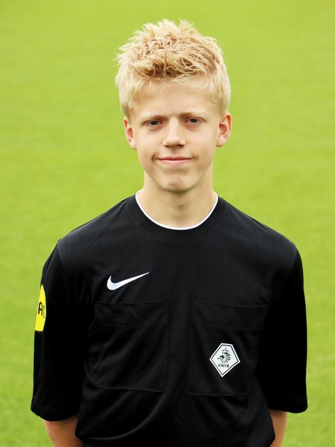 In de periode tussen 14 april en 2 mei zijn er in <a href="/KNVBOost/">KNVB Oost</a> nauwelijks competitiewedstrijden! 

De meer dan 100 actieve arbiters van SNO Nijverdal staan te trappelen om mooie oefenwedstrijden te fluiten! 

Bij interesse, dit graag even met mij delen ;). 

#SNONijverdal 
#NextGen