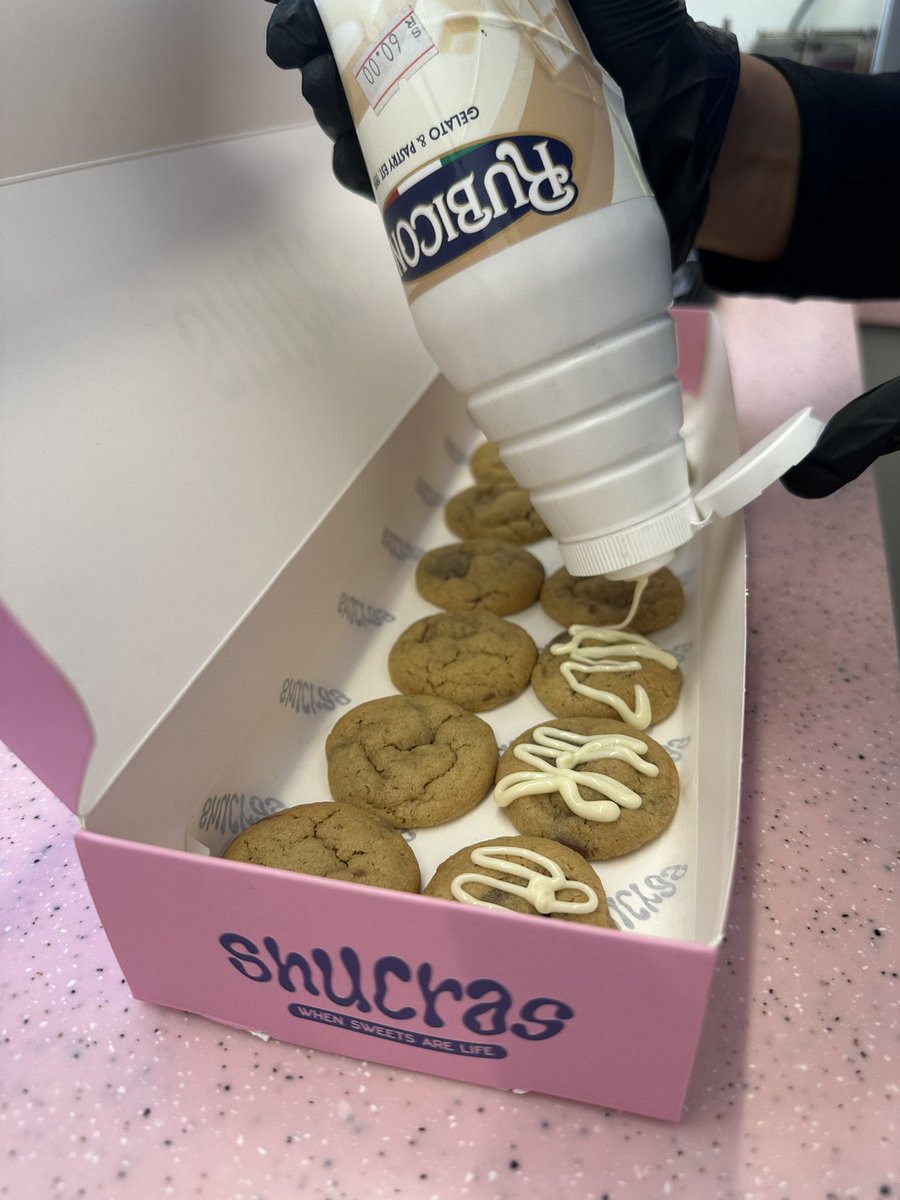 بداية يوم جميل يوم جميل بإذن الله لكلّ المحبين للكوكيز مع الوايت شوكلت 😊