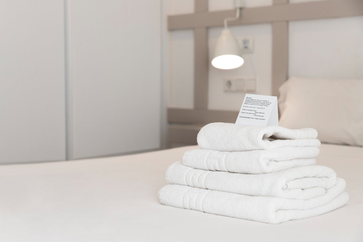 Choosing the Right Towel Sizes for a Luxurious Guest Experience

Not all towels are created equal! From hand towels to bath sheets, knowing the right sizes can elevate your guests' comfort and experience. Check out our hotel towel size guide!
hotel-buyer-store.co.uk/hotel-towel-si…