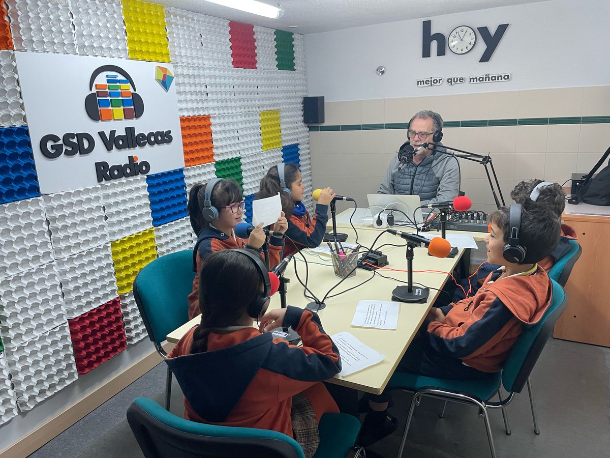 gsdvallecas_dir's tweet photo. Compartimos con ustedes el nuevo programa de GSD Vallecas Radio 📻. En esta ocasión, nuestros pequeños locutores 🎙️ de 2º de E. Primaria han sido los encargados de entretenernos con este divertido podcast.
https://t.co/9jskcKDdZO
#gsdeducacion #gsdvallecas #primaria #luishills https://t.co/28ZqK9ZyNi