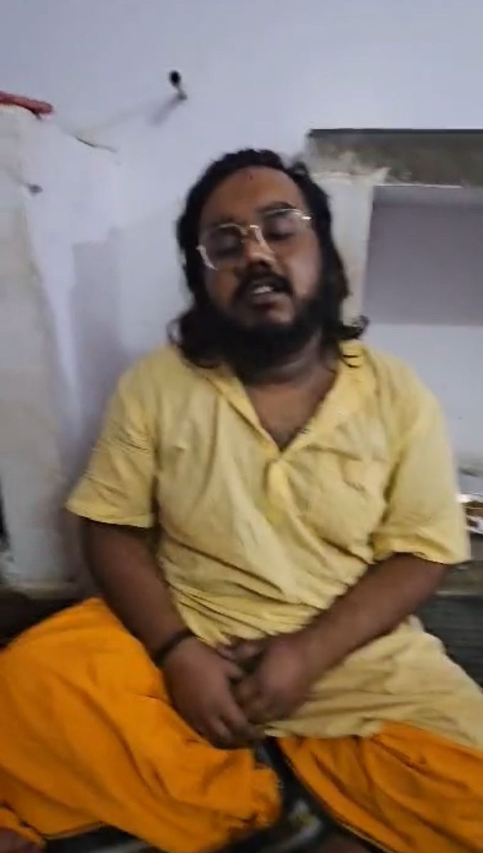 SITAPUR LIVE NEWS (@sitapurlivenews) on Twitter photo बिग ब्रेकिंग: पत्रकार राघवेंद्र बाजपेई हत्याकांड का पुलिस ने किया खुलासा, कारेदेव बाबा मंदिर का पुजारी निकला हत्याकांड का मास्टरमाइंड, मिश्रिख के अटवा गांव के रहने वाले शूटरों ने की थी राघवेंद्र बाजपेई की हत्या, हत्यारो के सिर पर 25-25 हजार का पुलिस ने रखा ईनाम।  #sitapur बिग ब्रेकिंग: पत्रकार राघवेंद्र बाजपेई हत्याकांड का पुलिस ने किया खुलासा, कारेदेव बाबा मंदिर का पुजारी निकला हत्याकांड का मास्टरमाइंड, मिश्रिख के अटवा गांव के रहने वाले शूटरों ने की थी राघवेंद्र बाजपेई की हत्या, हत्यारो के सिर पर 25-25 हजार का पुलिस ने रखा ईनाम।  #sitapur