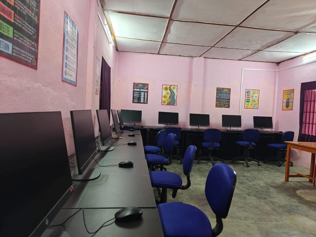 DBomdila's tweet photo. Under #OperationSadbhavna, the Indian Army inaugurated a Computer Lab-cum-Library at Netaji Subhash Chandra Bose Avasiya Bal Vidyalaya, Ankaling (West Kameng). A step forward in empowering local students through digital learning and education. #IndianArmy #ArunachalPradesh https://t.co/LEbkrPHZ8p