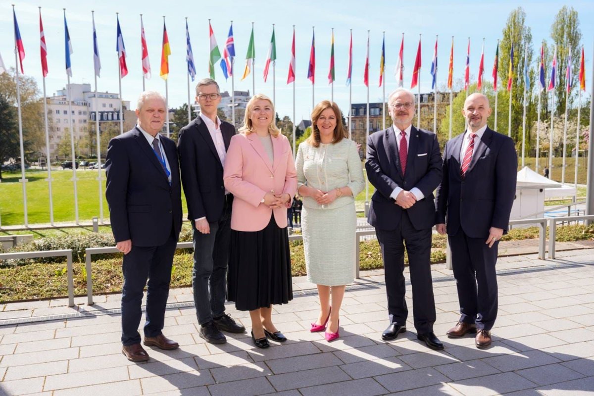 Pirms 30 gadiem Latvija pievienojās Eiropas Padomei. Sarīkojumā par godu šim notikumam runāju par to, kā sociālie tīkli tiek izmantoti, lai grautu demokrātiju. Lai to novērstu, pašaizsargājošās demokrātijas princips kā aizsardzības mehānisms ir jāpaceļ jaunā līmenī.