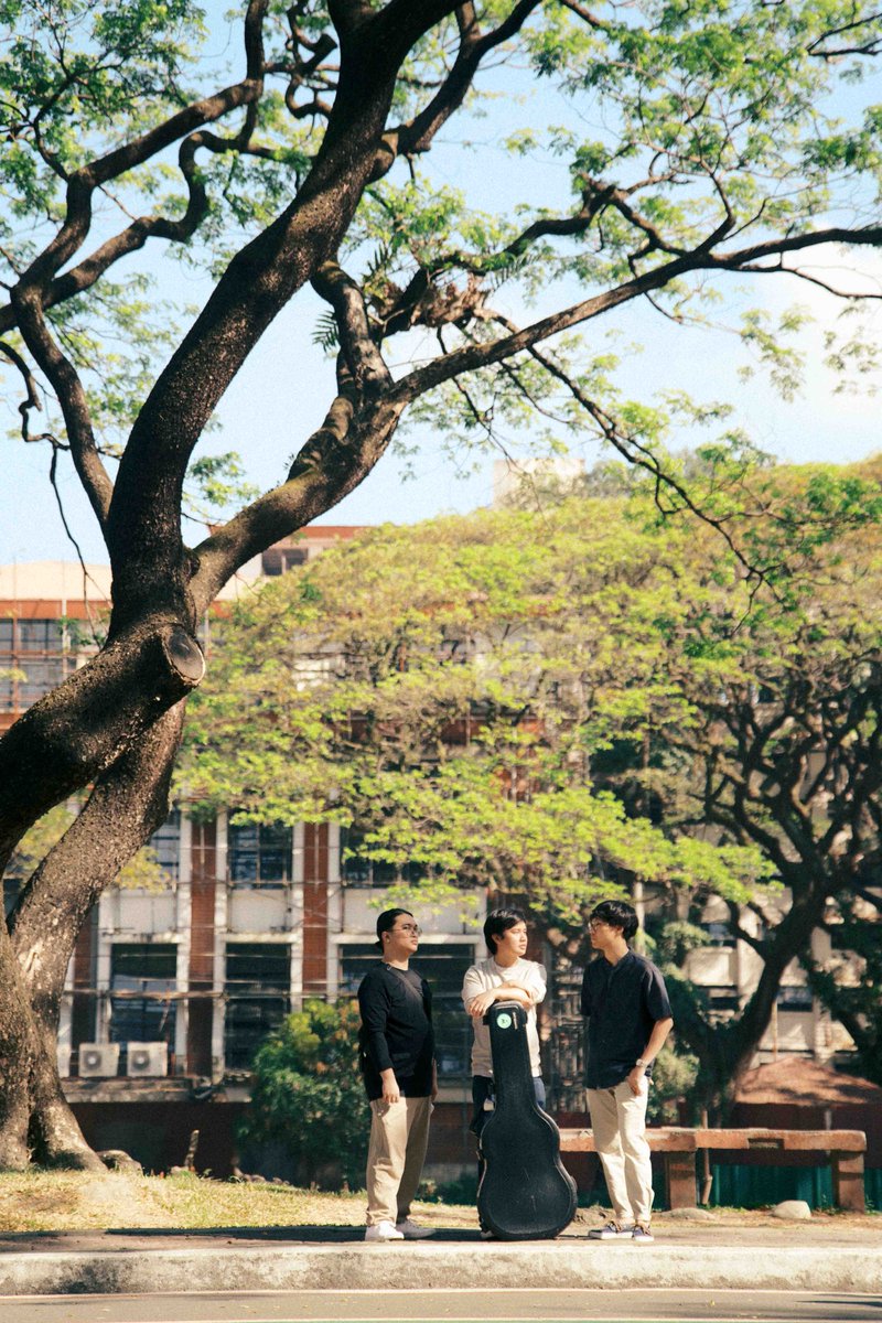 Back in 2015, I was a 3rd-year BA Psychology student in UP Diliman. Like most students, I was drowning in schoolwork, wondering if I was enrolled in the right course, and doing my best even if my best was never enough. (1/