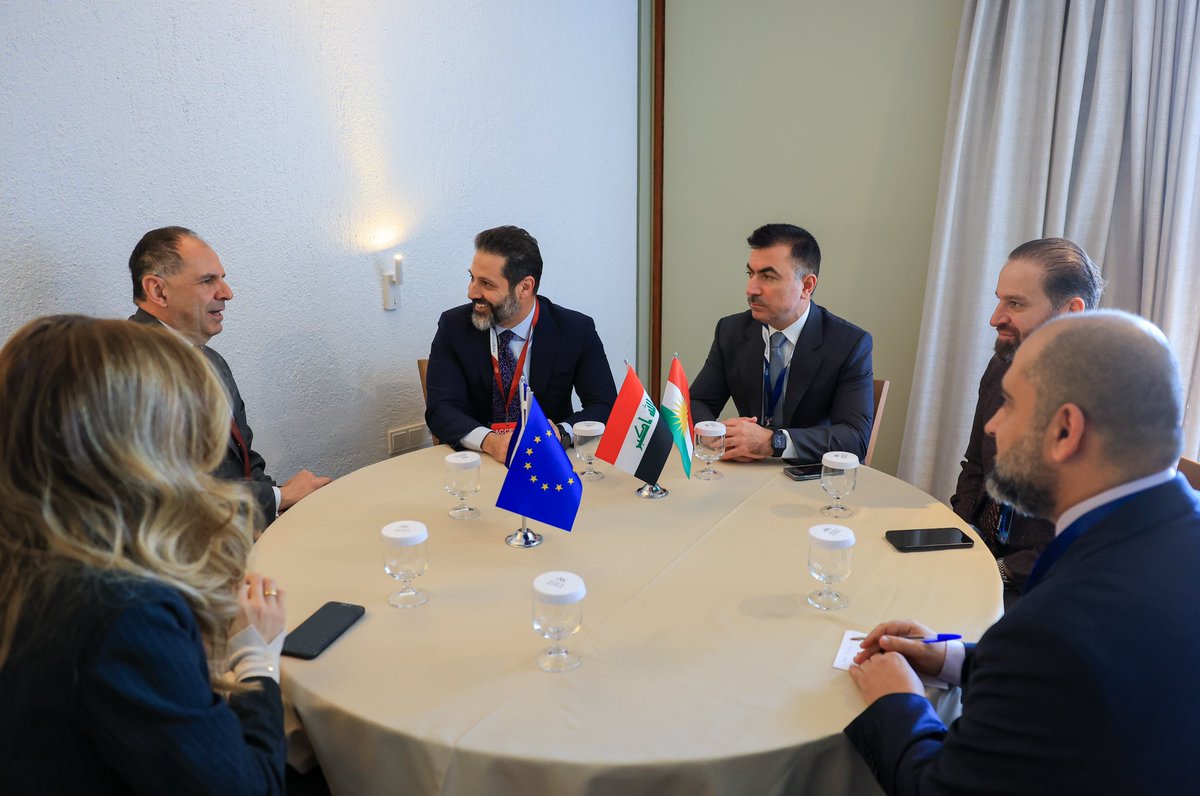 PeshawaAMF's tweet image. On the sidelines of the #DelphiForum, DPM Qubad Talabani @qubadjt met with Greek Foreign Minister George Gerapetritis @GreeceMFA to discuss boosting bilateral ties. They agreed to strengthen cooperation in all fields, with a shared focus on economic diversification in Kurdistan.