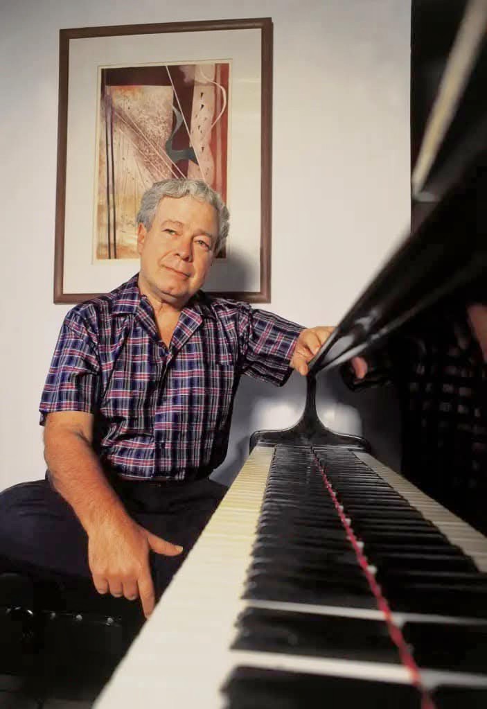 ConrothN's tweet photo. #happythursday with the great Brazilian pianist #NelsonFreire 🎹🎶🇧🇷 .    

He was called “the child with golden hands”, gaving his first recital at the age of five 🎹. https://t.co/aMPbv0TQ8f