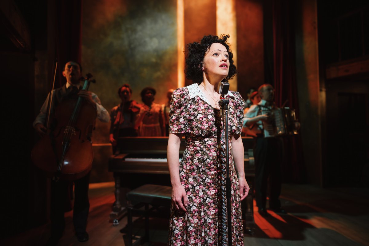 thespyinthestalls (@spyinthestalls) on Twitter photo 📣 REVIEW | PIAF at the Watermill Theatre
🎭 ⭐️⭐️⭐️⭐
💬 “Audrey Brisson’s portrayal of Piaf is magnificent”
📖 thespyinthestalls.com/2025/04/piaf
📷 Alex Brenner
#️⃣ #RecommendedShow <a href="/WatermillTh/">Watermill Theatre</a> 📣 REVIEW | PIAF at the Watermill Theatre
🎭 ⭐️⭐️⭐️⭐
💬 “Audrey Brisson’s portrayal of Piaf is magnificent”
📖 thespyinthestalls.com/2025/04/piaf
📷 Alex Brenner
#️⃣ #RecommendedShow <a href="/WatermillTh/">Watermill Theatre</a>