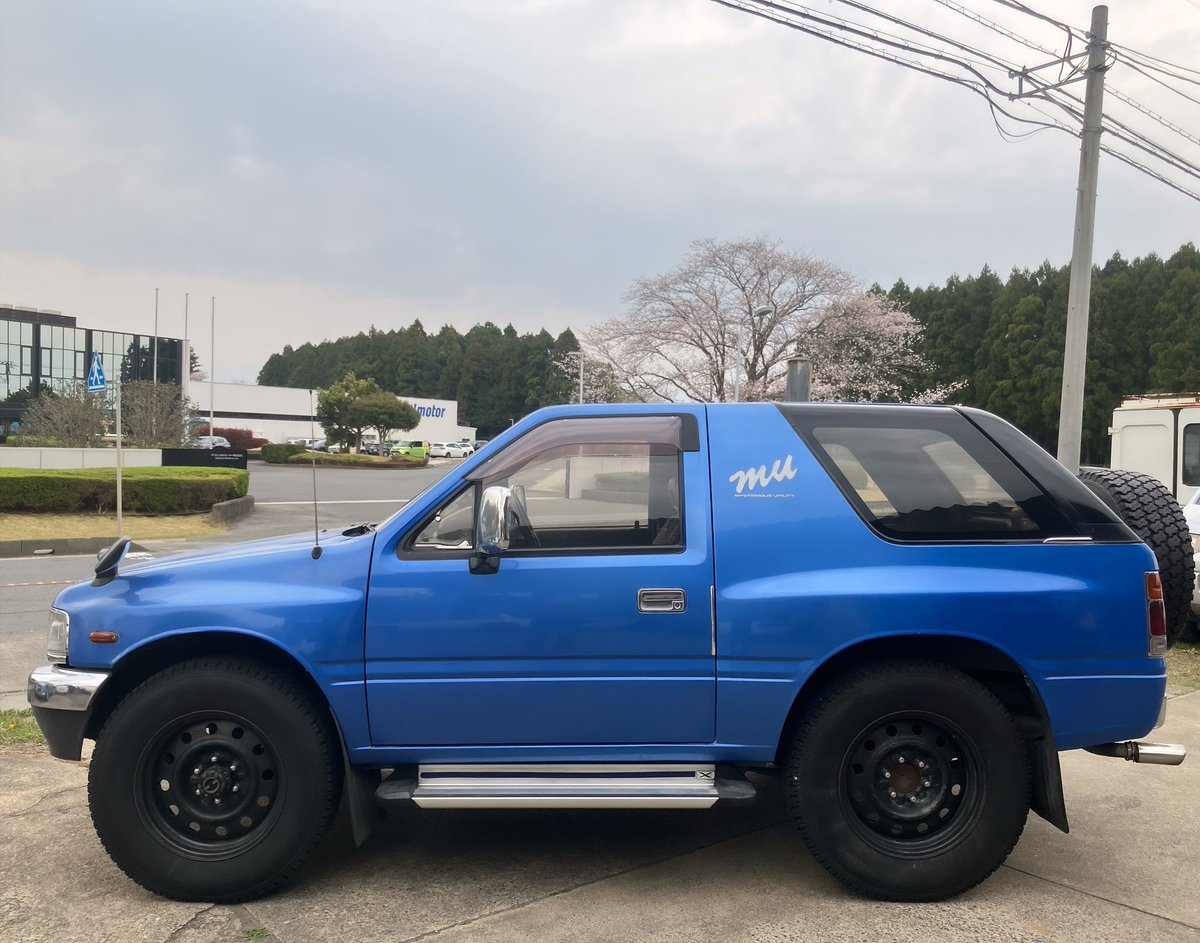 JingerWorks2015's tweet photo. 久々に自分の車。
車検ついでに18インチ鉄チンに履き替えました。
短い車体が更に強調されてなかなか良いんじゃないでしょうか。

#イスズミュー #ucs55 #isuzuamigo #isuzumu #jingerworks #珍車 #珍古車 https://t.co/Rh431jA2jb