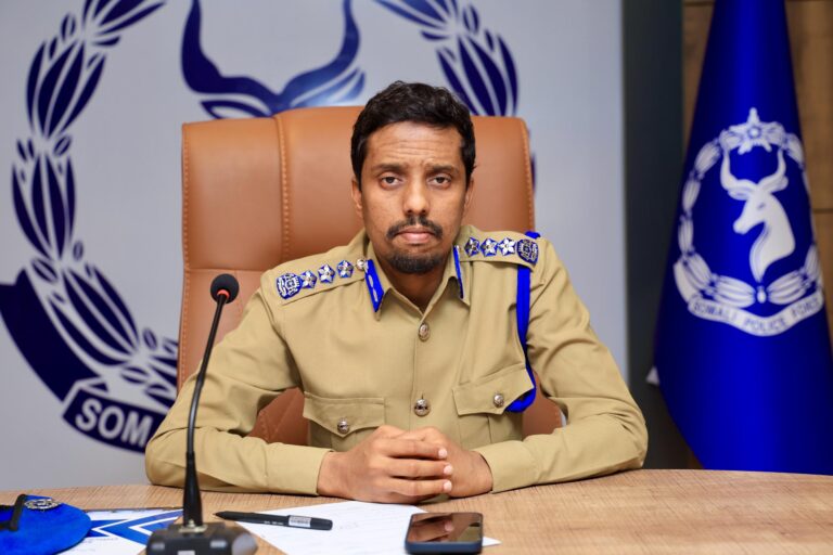 SONNALIVE's tweet image. Police commanders refine protection plans to ensure peaceful polling: As elections approach, Somali police intensify preparations to safeguard democracy. Professionalism and community partnership lead the agenda. #SafeVoting #DemocracyInAction