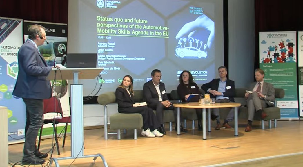 🚗💡 TRIREME was in Ostrava for the Skills (R)Evolution conference, joining key talks on the future of training in automotive mobility. We also presented our work on skills intelligence and EU-wide training strategies.

👉 Read more: project-trireme.eu/en/viewnews/25…