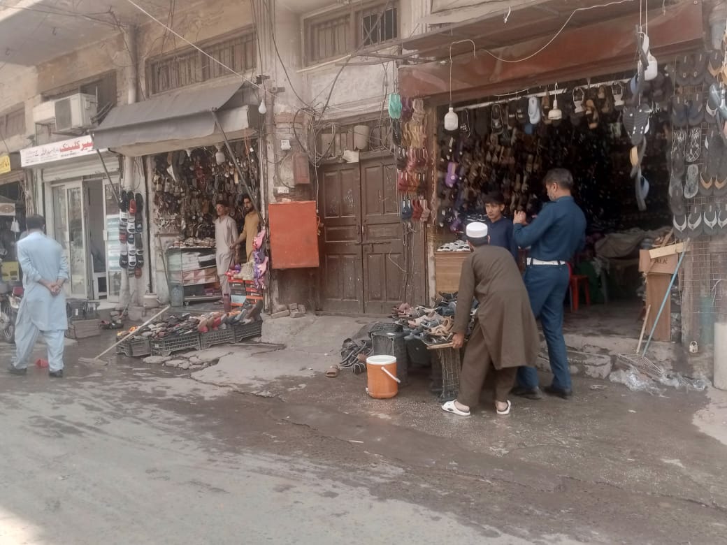 ctprwp's tweet photo. ہاتھی چوک اور صدر بازار میں تجاوزات کے خلاف مؤثر کارروائی

#CTPRwp #AntiEncroachment #HathiChowk #SaddarBazar #ClearRoads #PublicFacilitation #TrafficDiscipline https://t.co/L3W9w84LCc