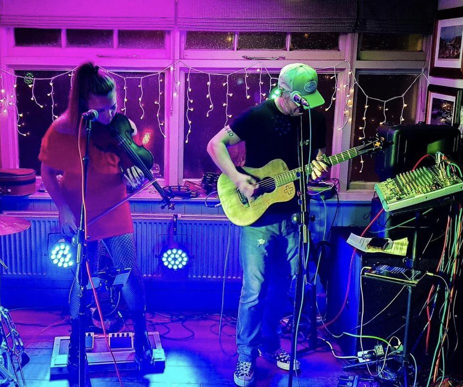 Our final Open Mic night of the season takes place tonight with the incredible Bow River!

Join us in the bar from 9pm!

#cornwall #livemusic #whatsoncornwall #stagnes 

thepetervilleinn.co.uk
