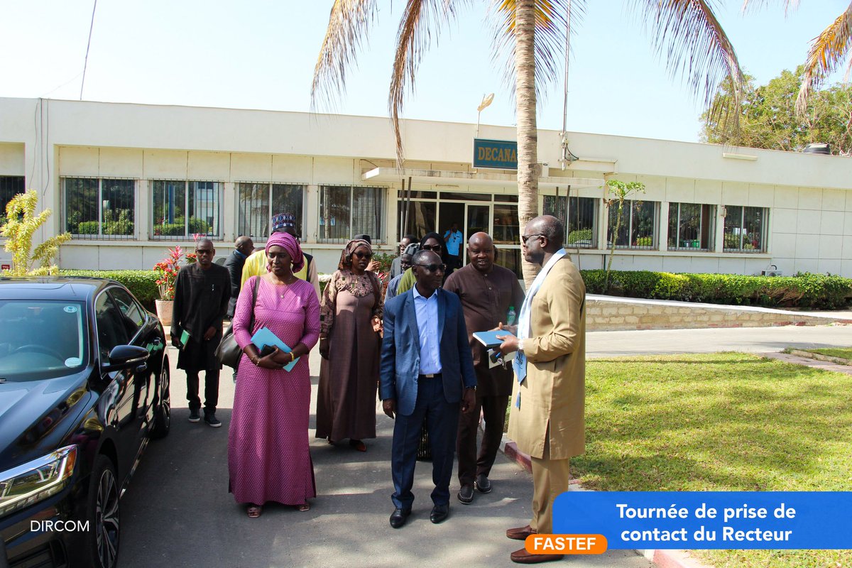 UCAD_Senegal's tweet photo. #PRISE_CONTACT🤝
#FASTEF, #ESEA, @esp_dakar et #FLSH ont tour à tour reçu @Prabkandji pour sa tournée prise de contact, après sa nomination à la tête de l’Université Cheikh Anta Diop de Dakar

Le Recteur a décliné sa feuille de route 
🔵Gouvernance axée sur une gestion inclusive et participative
🔵Réformes dans la pédagogie et la recherche 
🔵Diversification des axes de coopération

Une économie circulaire autour du plan #UCAD_AGROPOLE est une réponse pour la recherche de ressources financières additionnelles à côté de la vente d’expertise

Pr KANDJI entend s’appuyer sur la qualification de chaque membre de la communauté pour ajouter plus d’éclat au rayonnement de #UCAD

Adhésion notée chez les différents interlocuteurs qui ont à leur tour exposé quelques projets phares de leurs établissements

#ucad #kebetu #compublique #senegal #comdigitale #implication #echanges #initiative #recherche #enseignementsup
