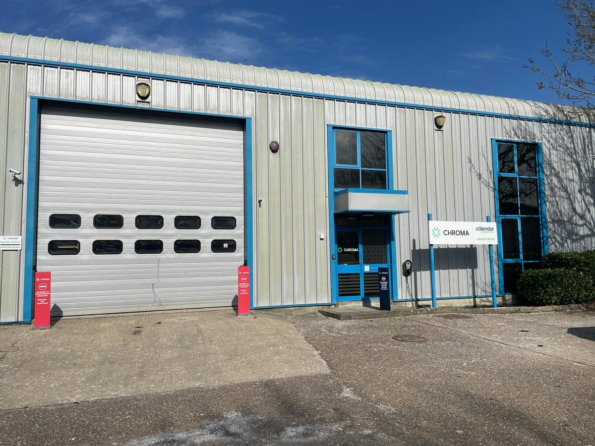 Now Available: Unit 9 Theale Commercial Estate #Theale - 4,944 sq ft modern #industrial / #warehouse unit with large mezzanine floor, available #ToLet #Reading #HaslamsSurveyorsLLP haslams.co.uk/find-a-propert…