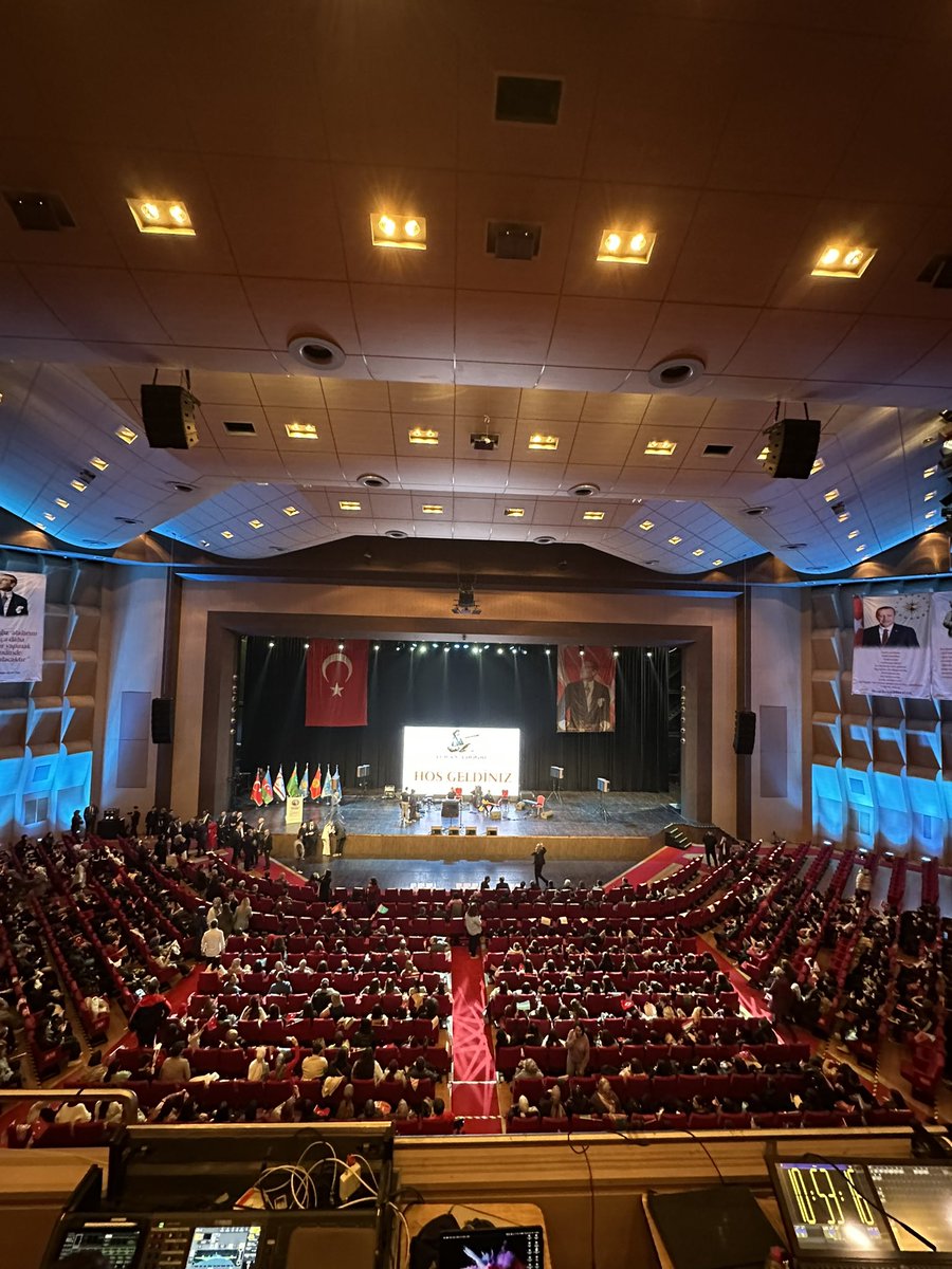 FsmMaltepe's tweet photo. Öğrencilerimizle birlikte Haliç Kongre Merkezi’nde düzenlenen Dede Korkut Söyleşileri ve Ödül Törenine katıldık. Kültürel mirasımıza dair ilham verici bir gün geçirdik.
Rehberlikleri için Nazlı Çoban ve Yunus Temeldaş öğretmenlerimize teşekkür ederiz.
#DedeKorkut #FSMMTAL https://t.co/44fFBRiLms