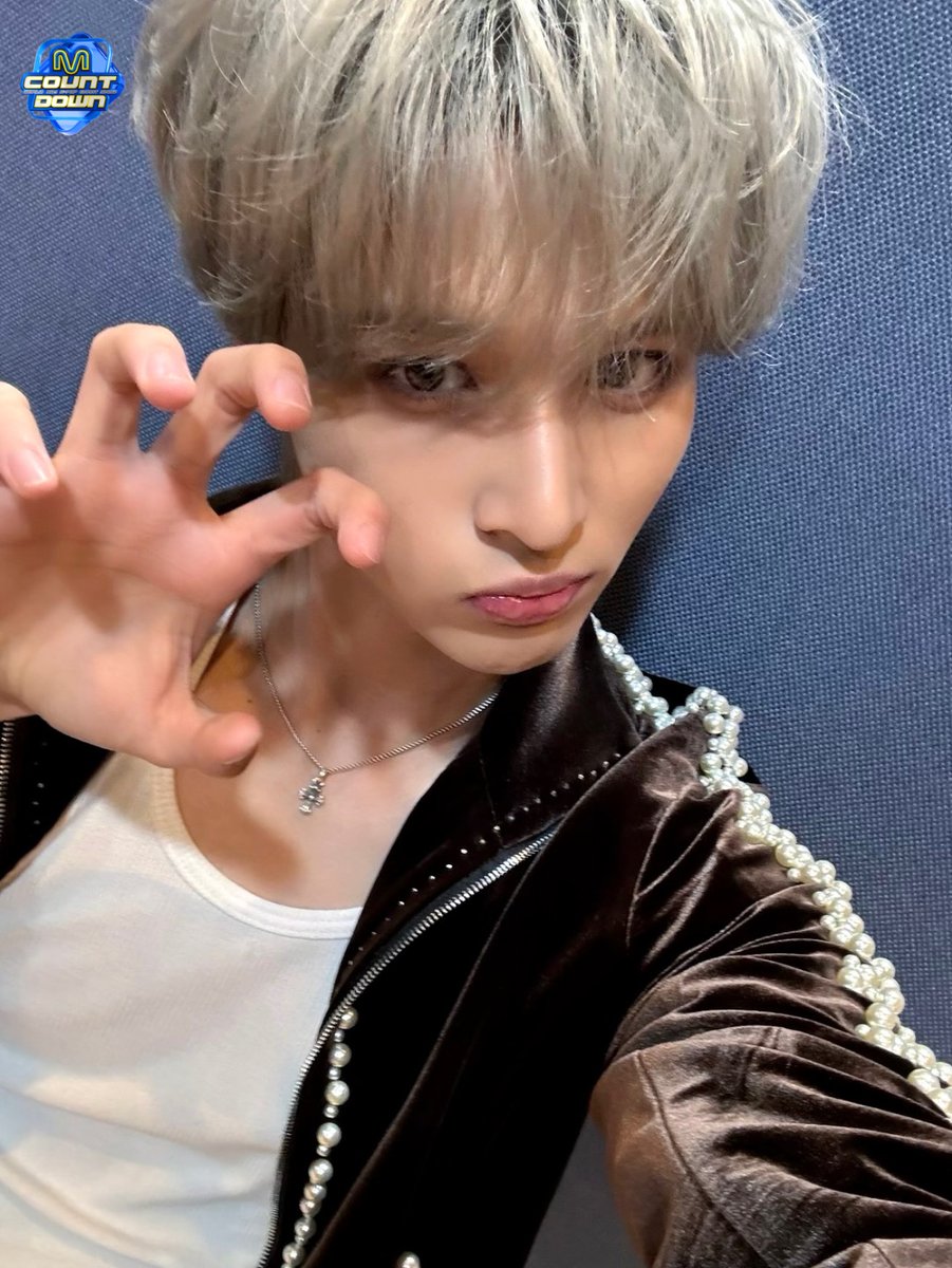 MnetMcountdown's tweet image. 그래 앰퍼샌드원이 다해라!
귀엽고, 잘생기고, 멋지고,
노래 잘하고, 춤도 잘 추고,
무대 장인이고, 퍼포 장인이고, 명곡 맛집이고, 완벽하고,

그리고 무엇보다
엠카랑 잘 어울리고 („• ֊ •„)੭ ☘︎

#앰퍼샌드원 #KickStart