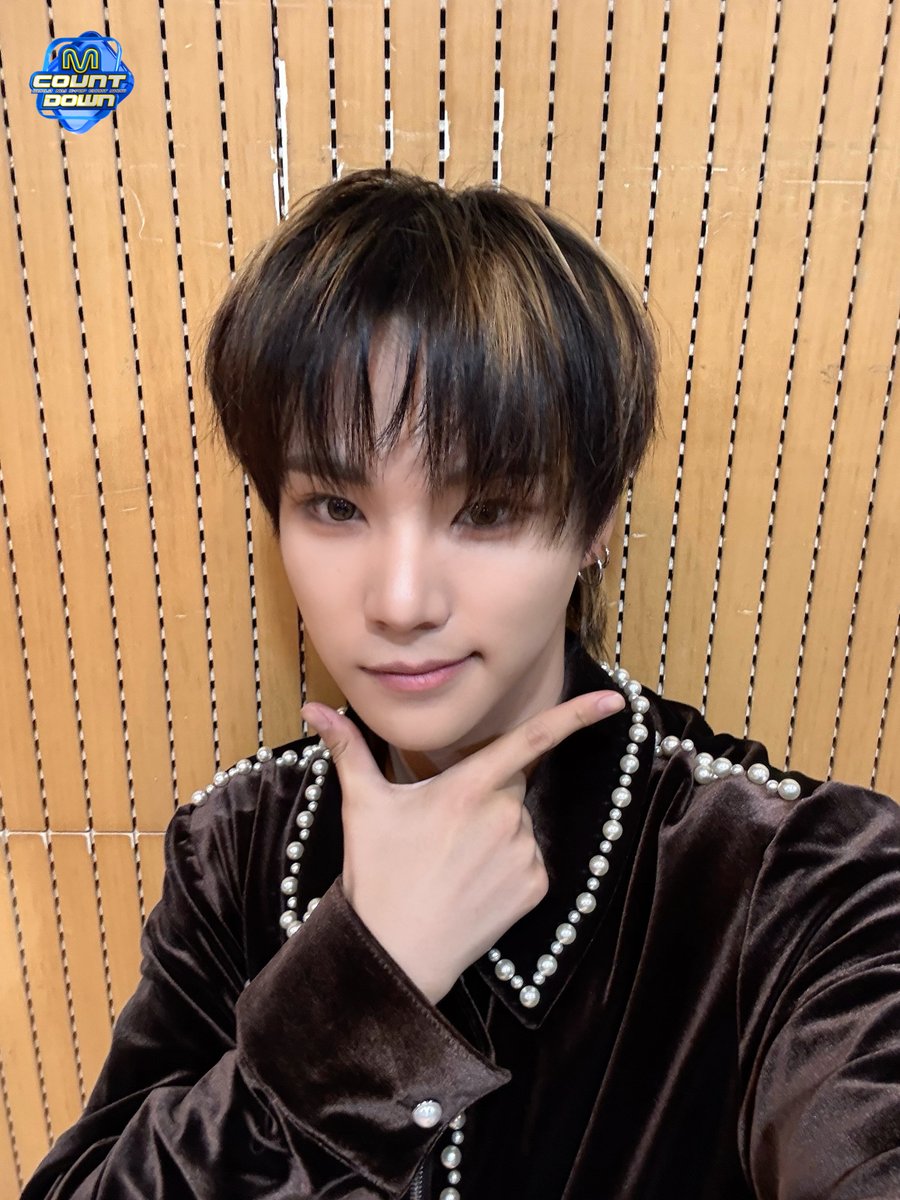MnetMcountdown's tweet image. 그래 앰퍼샌드원이 다해라!
귀엽고, 잘생기고, 멋지고,
노래 잘하고, 춤도 잘 추고,
무대 장인이고, 퍼포 장인이고, 명곡 맛집이고, 완벽하고,

그리고 무엇보다
엠카랑 잘 어울리고 („• ֊ •„)੭ ☘︎

#앰퍼샌드원 #KickStart