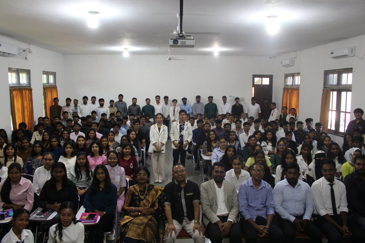 FFspdd's tweet image. Programa orientação ba estudante internacional hosi India konaba curso MBBS iha UCT (05/04/2025).